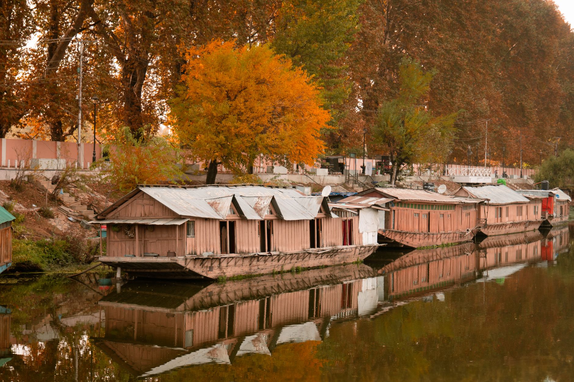 Family Houseboat & Valleys - Srinagar, Dal Lake, Gulmarg, Pahalgam
