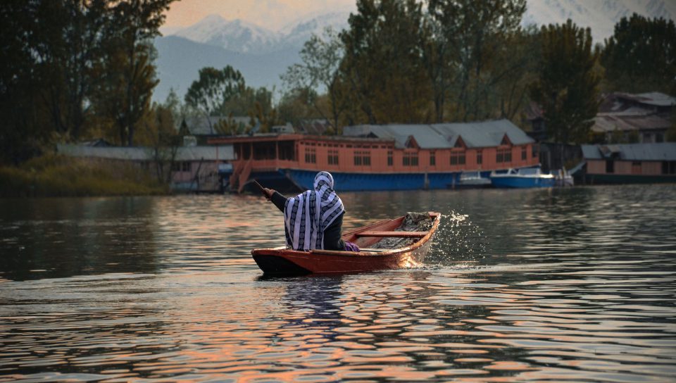 Kashmir Heritage & Lakes - Srinagar, Manasbal, Wular, Yusmarg